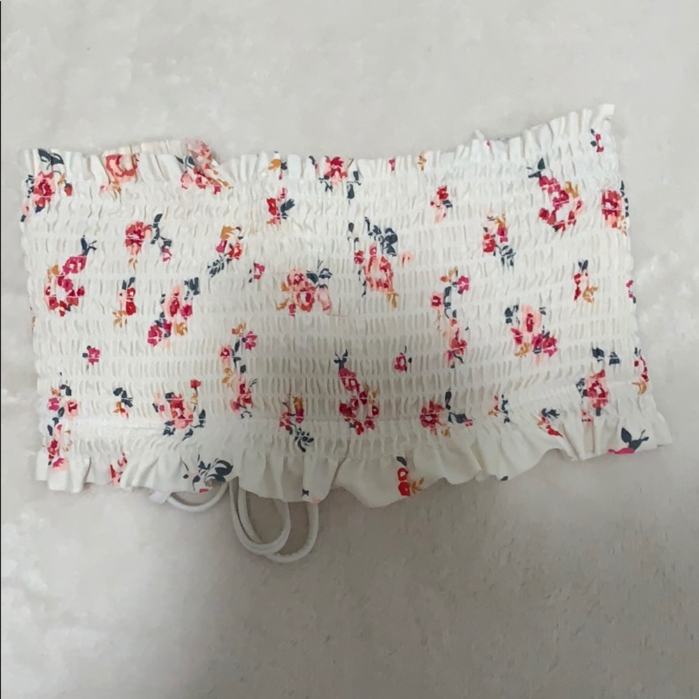 Strapless bathing suit